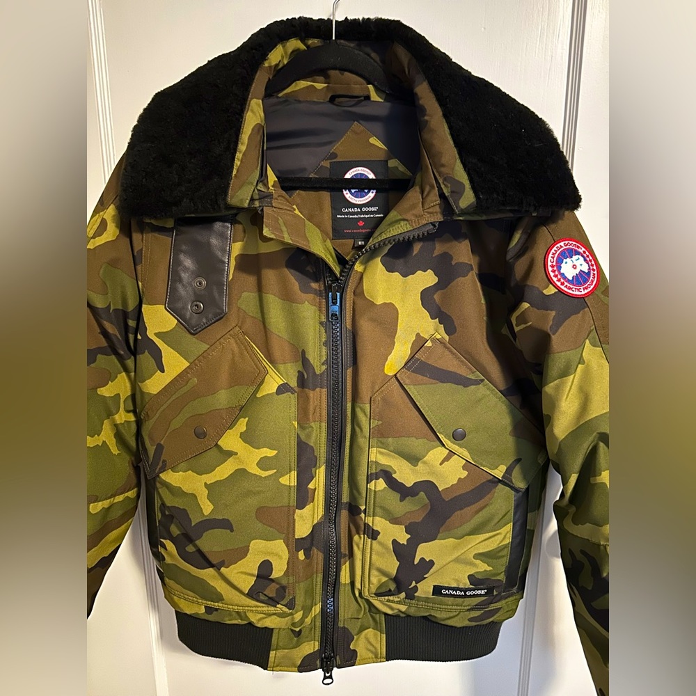 Canada Goose Bomber Jacket Men’s in Camouflage Print